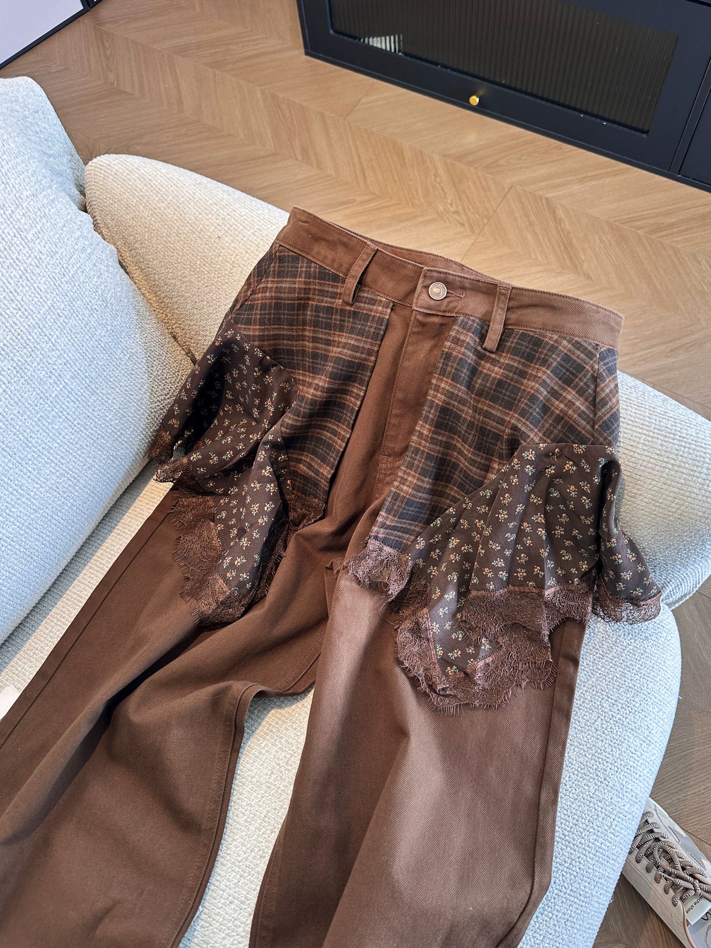 Stunning brown plaid patchwork lace-trimmed wide-leg pants for women, 2026 new style, unique design, casual pants.