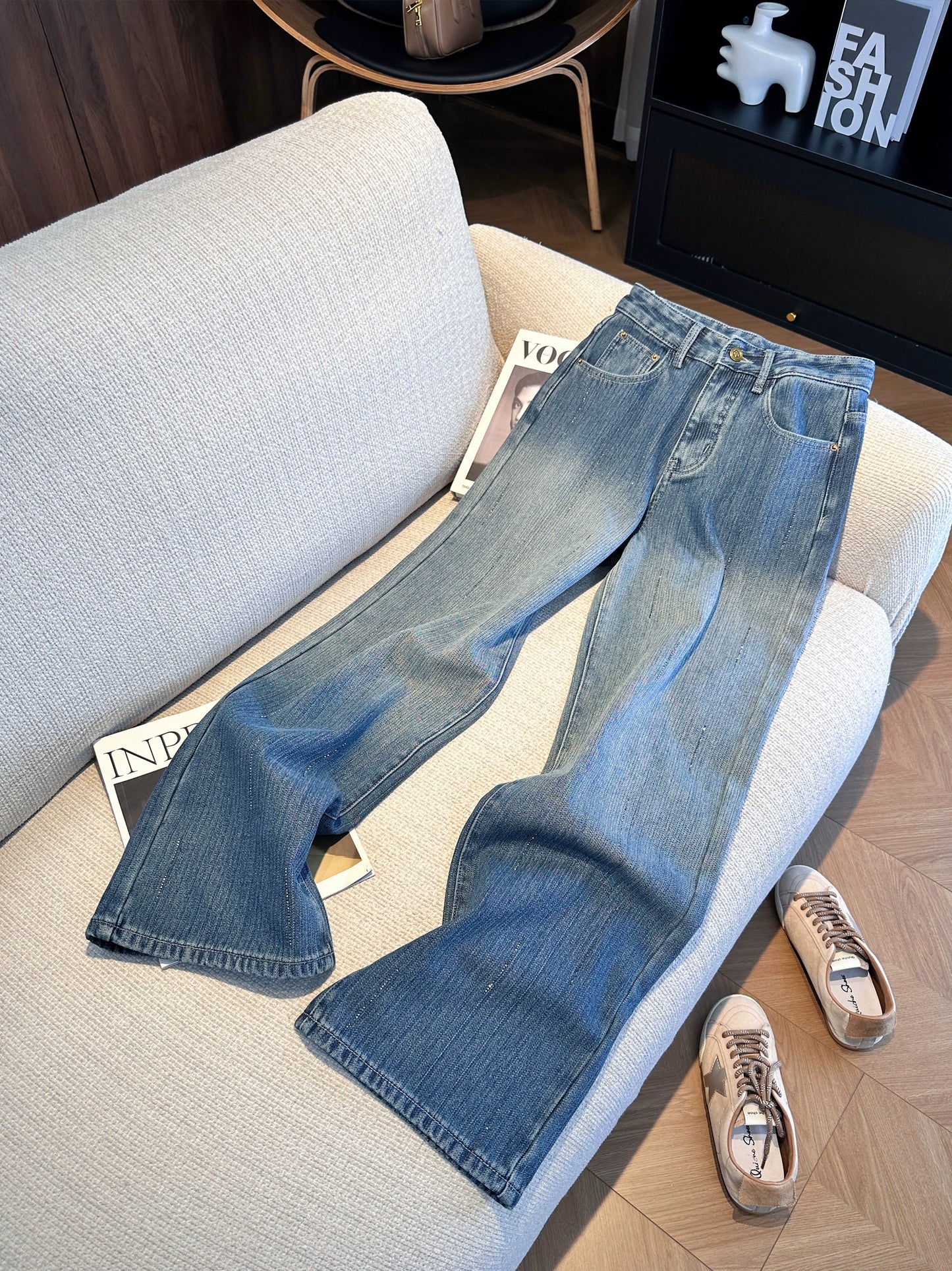 Blue retro gradient high-waisted wide-leg washed denim jeans for women, new winter 2025 style, unique and super beautiful, fleece-lined pants.