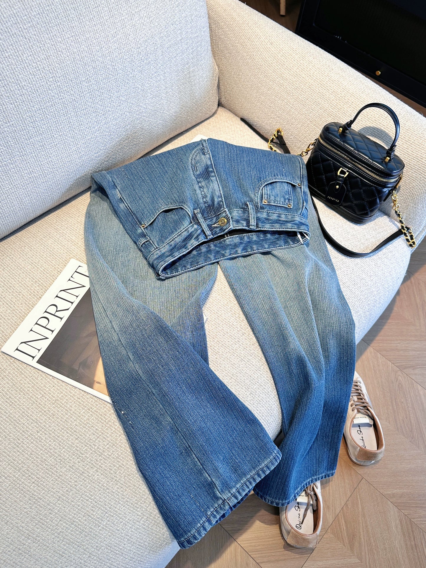 Blue retro gradient high-waisted wide-leg washed denim jeans for women, new winter 2025 style, unique and super beautiful, fleece-lined pants.