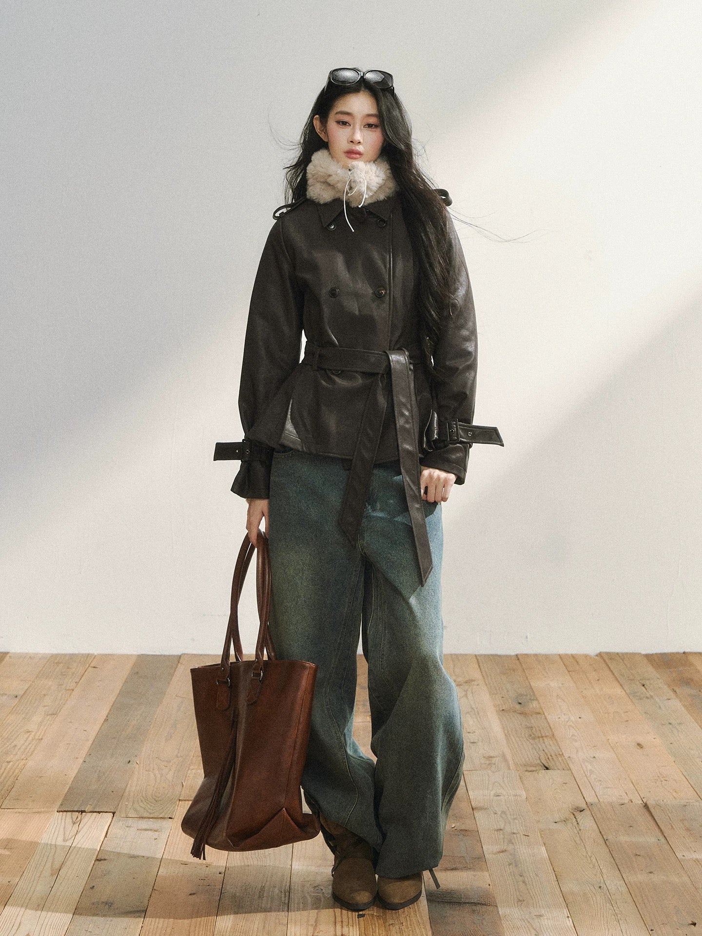 7Shiftin Original Design Dark Brown Woolen Coat with Tapered Cuffs, Fashionable Retro Style, Waist-cinching, Fur Collar