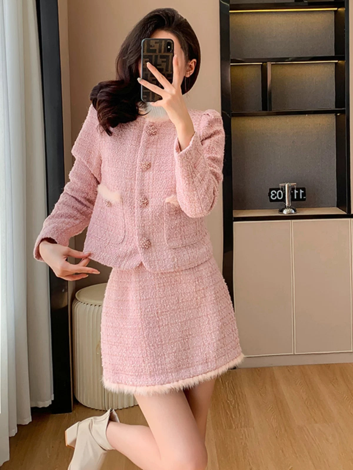 French high-end 2024 new pink small fragrant style short coat suit for women, winter goddess style, age-reducing and slimming two-piece set