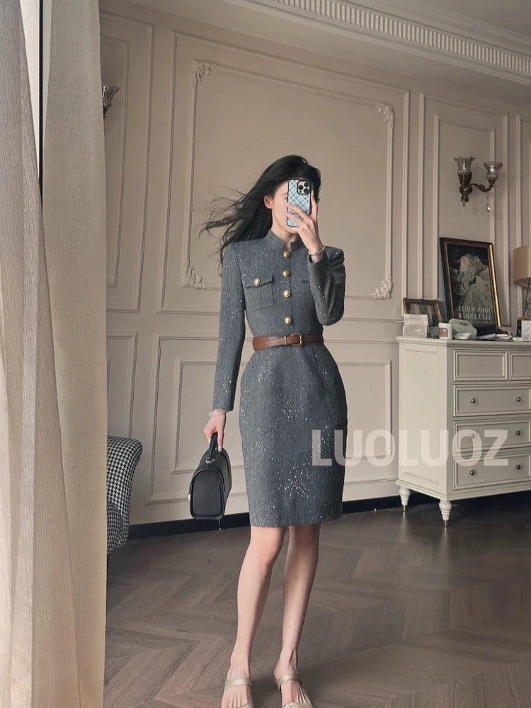 LUOLUOZ [Isle of Man Coffee] Hepburn-style temperament heavy-work stand-up collar waist goddess style mid-length dress