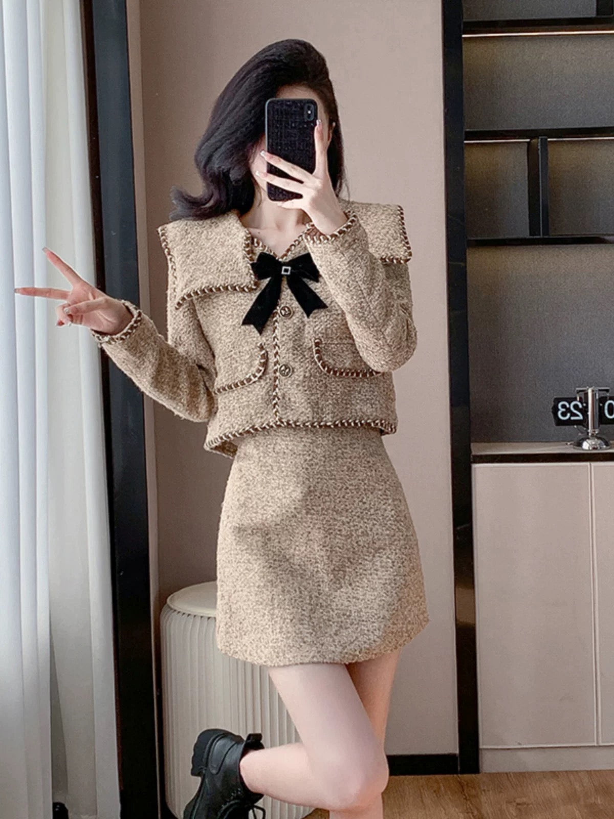 2024 autumn and winter new style French rich daughter khaki bow small fragrant style elegant lady two-piece suit skirt