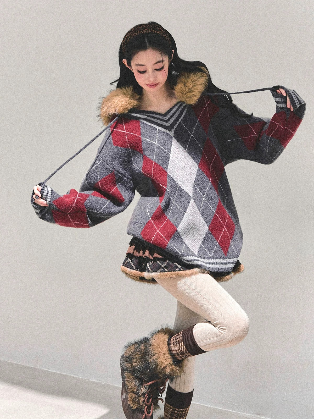 AOMALM's "Winter's Lingering Warmth" American College Style Fur Collar Sweater for Women, Loose-fitting Diamond Pattern Top