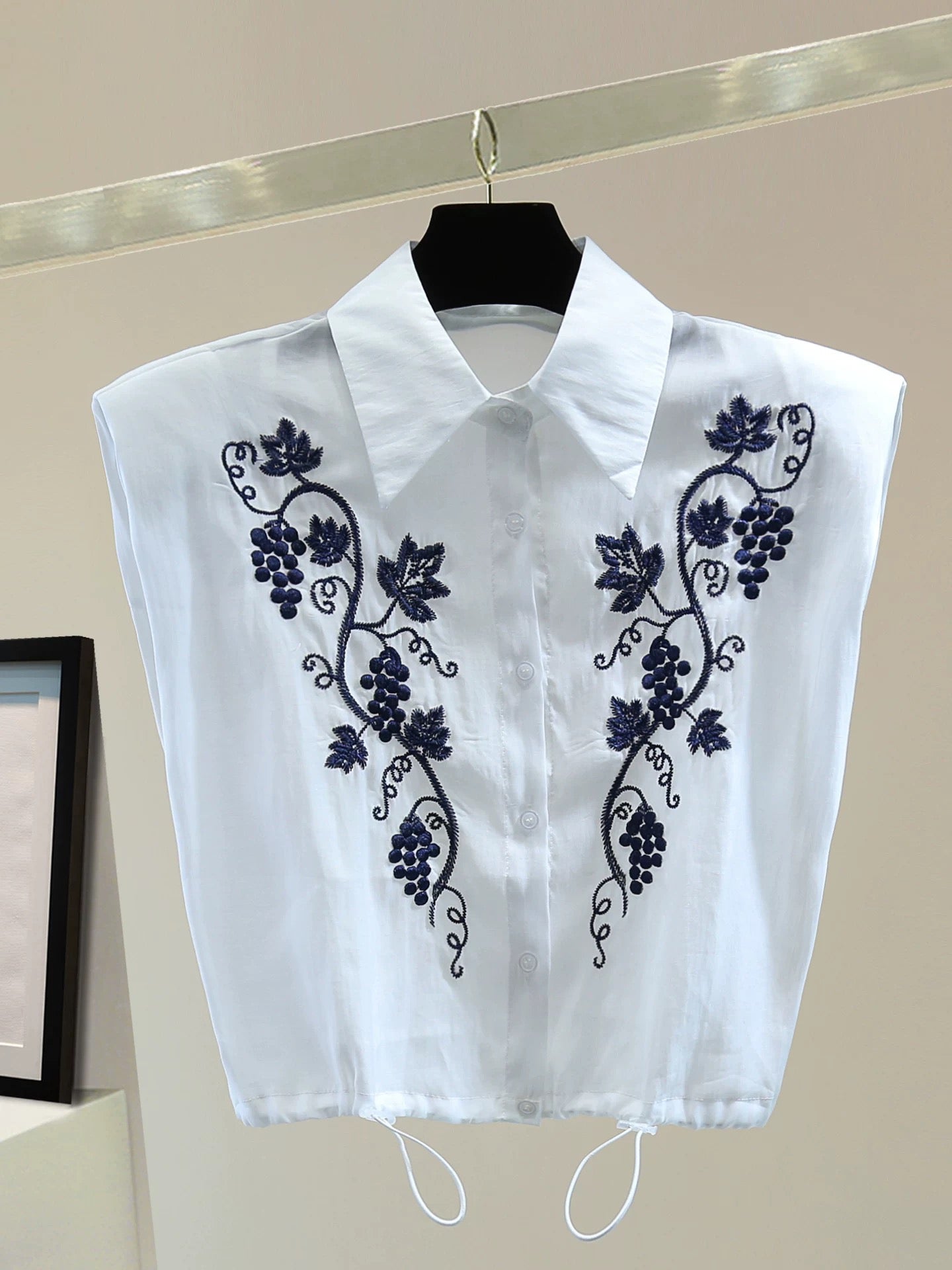 Small heavy embroidery contrast color sleeveless shirt 2025 summer Korean version high waist short drawstring waist shirt trend
