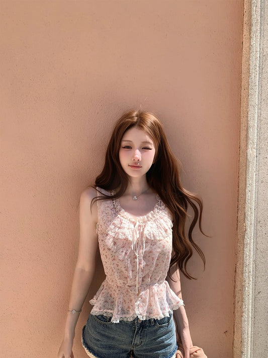 Bigking "Soft-Glow Veiled Lace" Sleeveless Chiffon Blouse – A Waist-Cinched Top with Delicate Lace Trim for an Innocent-Yet-Alluring Look