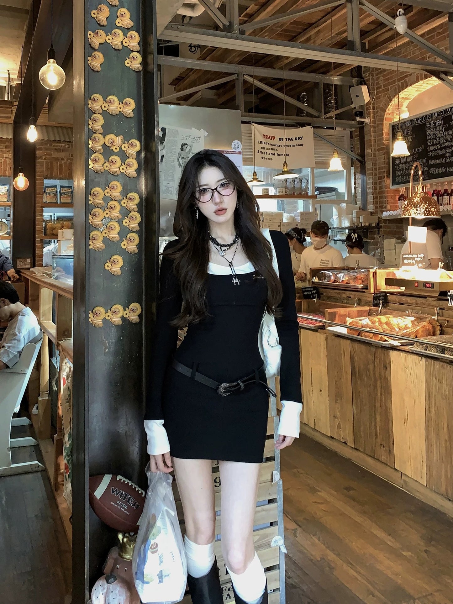 DREAM SEVEN77 fake two-piece long-sleeved knitted dress for women in autumn, waist-cinching temperament short skirt with inner skirt