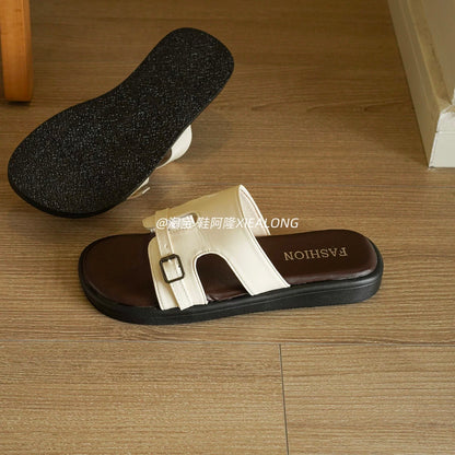 French-style minimalist faux-leather slide sandals for women—thick-soled, suitable for outdoor wear. New for Summer 2026: casual, easy-to-wear slip-ons perfect for vacations and the beach.