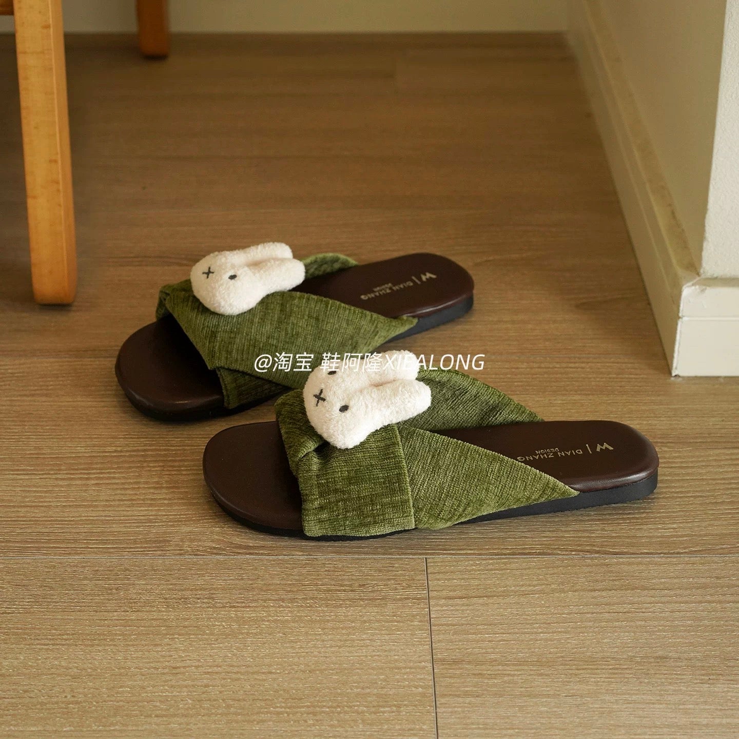 Cute Cartoon Rabbit Women's Flat Slide Sandals – 2026 Summer New Casual, Soft & Adorable Style for Vacation and Beachwear