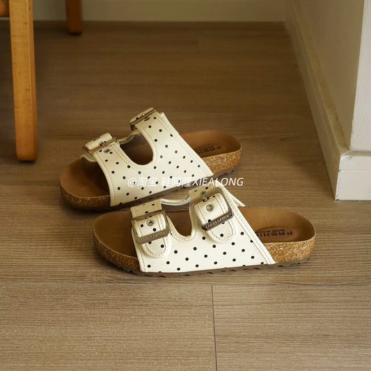 French-style polka-dot double-strap Birkenstock-style slides for women; thick-soled, suitable for outdoor wear; new casual slip-on sandals for Summer 2026.