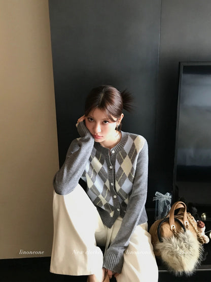 LINONEONE Miu-inspired retro-chic diamond-patterned color-blocked knit cardigan