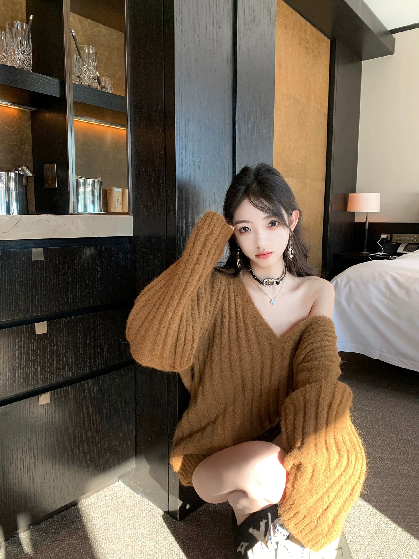 J11 Studio/Lazy, airy V-neck, loose and versatile, covering the flesh, making the body slimmer, and not picking up the figure, sweater for women