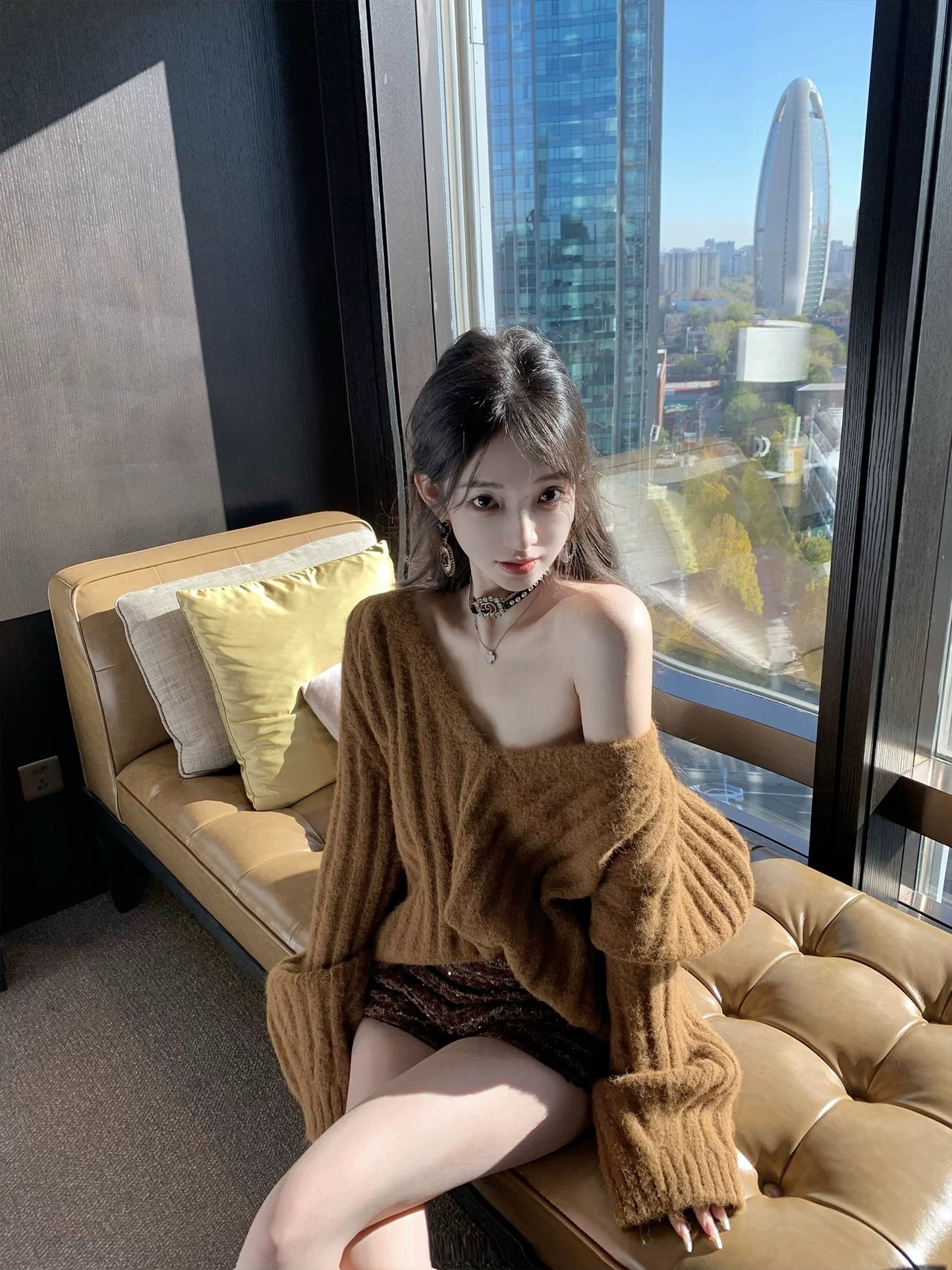 J11 Studio/Lazy, airy V-neck, loose and versatile, covering the flesh, making the body slimmer, and not picking up the figure, sweater for women
