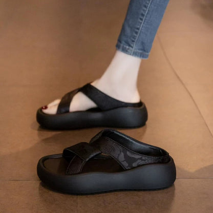 Women's summer sandals, 2026 new style, thick-soled casual beach sandals, slip-on fashion, maternity flip-flops