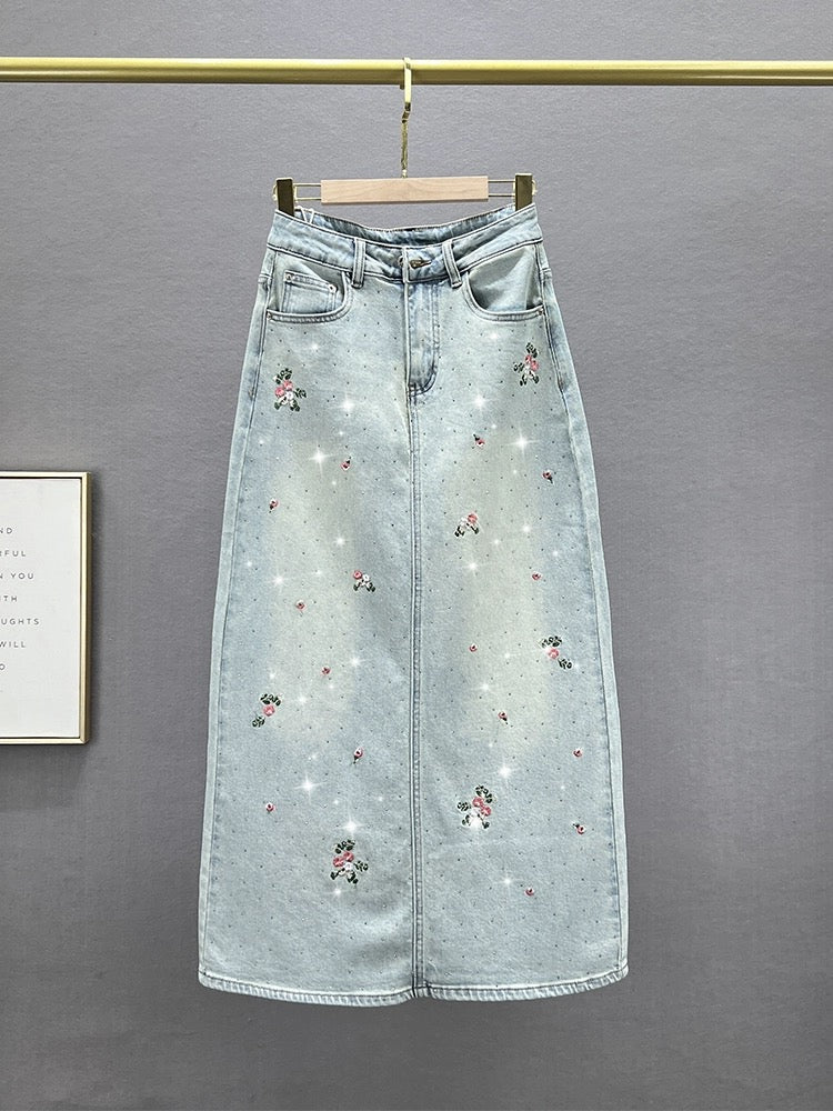 Hot diamond denim skirt for women 2024 new spring and summer high-waisted slim-fitting national style embroidered hip-hugging long skirt