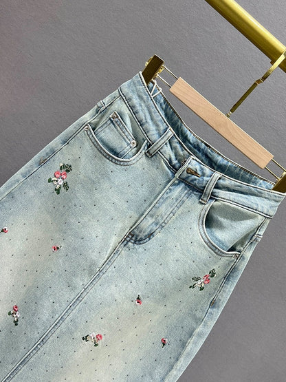 Hot diamond denim skirt for women 2024 new spring and summer high-waisted slim-fitting national style embroidered hip-hugging long skirt
