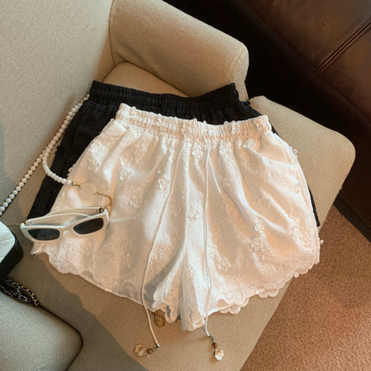 Jade Closet direct store recommendation ~ lazy and relaxed feeling embroidery heavy design hook flower lace wide leg shorts