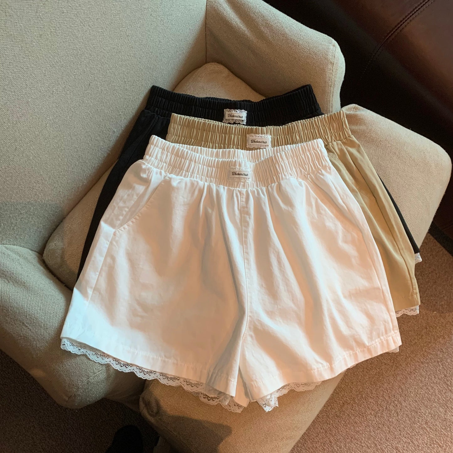Jade Closet direct store recommendation ~ Medela pure desire style lace stitching elastic waist casual shorts women's summer