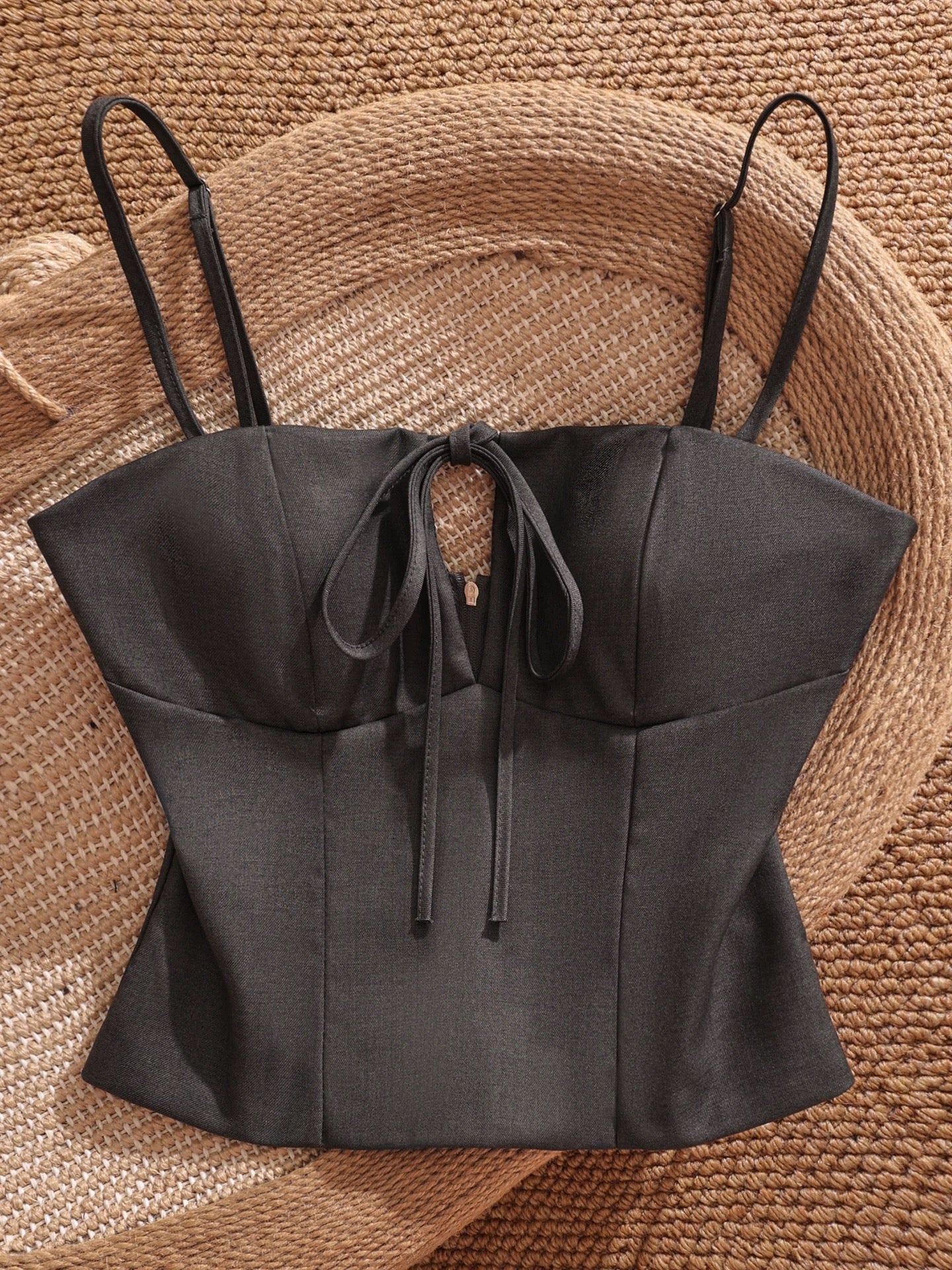 Sweet and cool gray sexy girl outerwear hollowed-out camisole tank top with bra padding, short design, niche style top