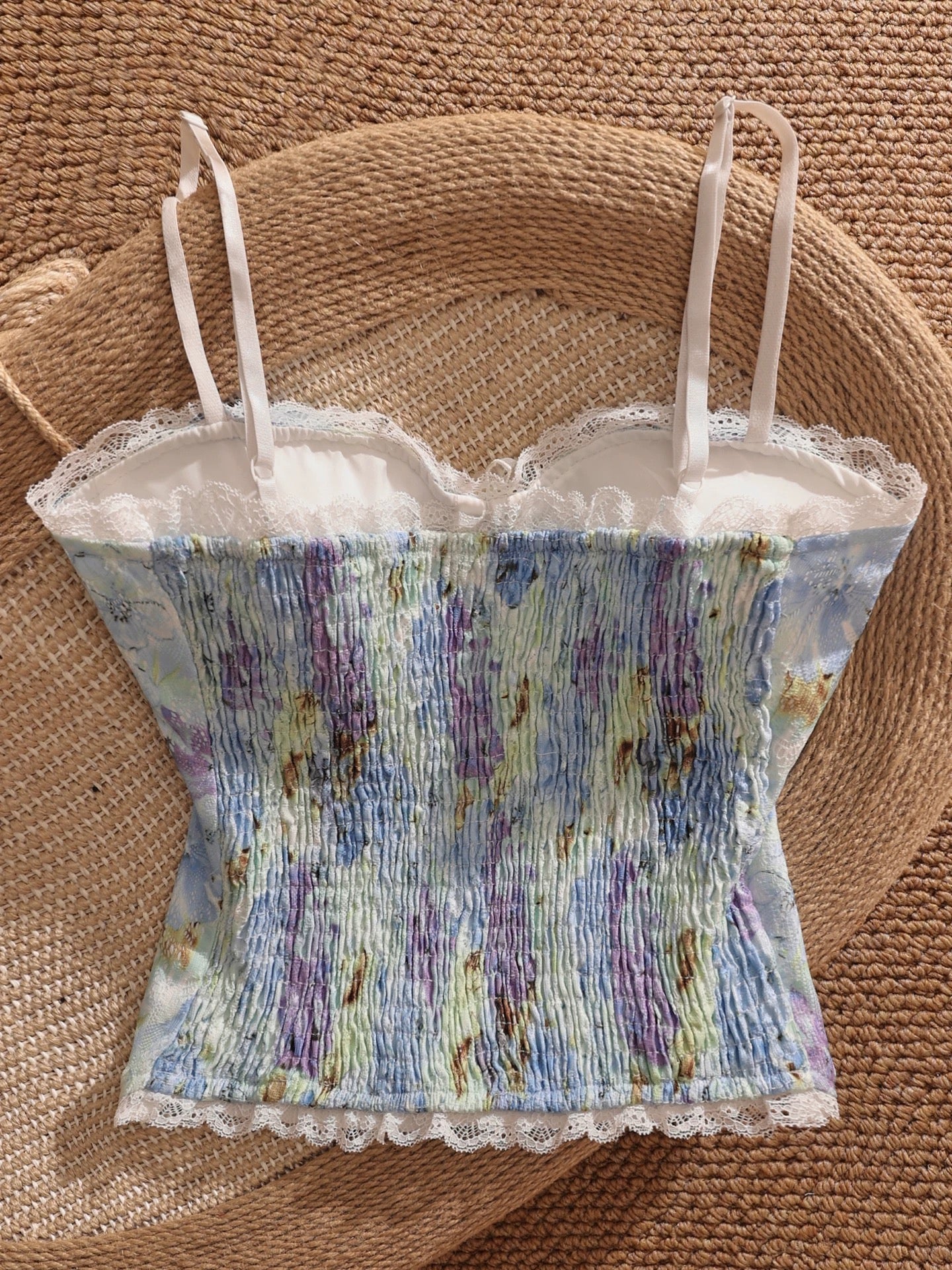 Retro chic sweet and spicy fishbone camisole for women, perfect for wearing as outerwear, sexy print, unique short style, suitable for layering.