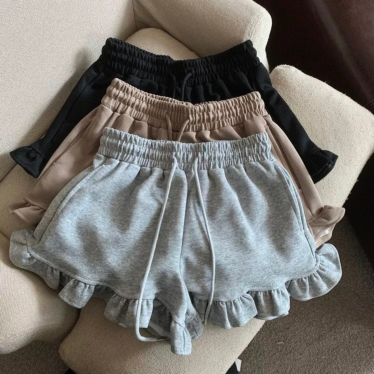 Jade Closet direct store recommendation ~ Medela pure desire style sweet hot girl wooden ear edge elastic waist wide leg shorts