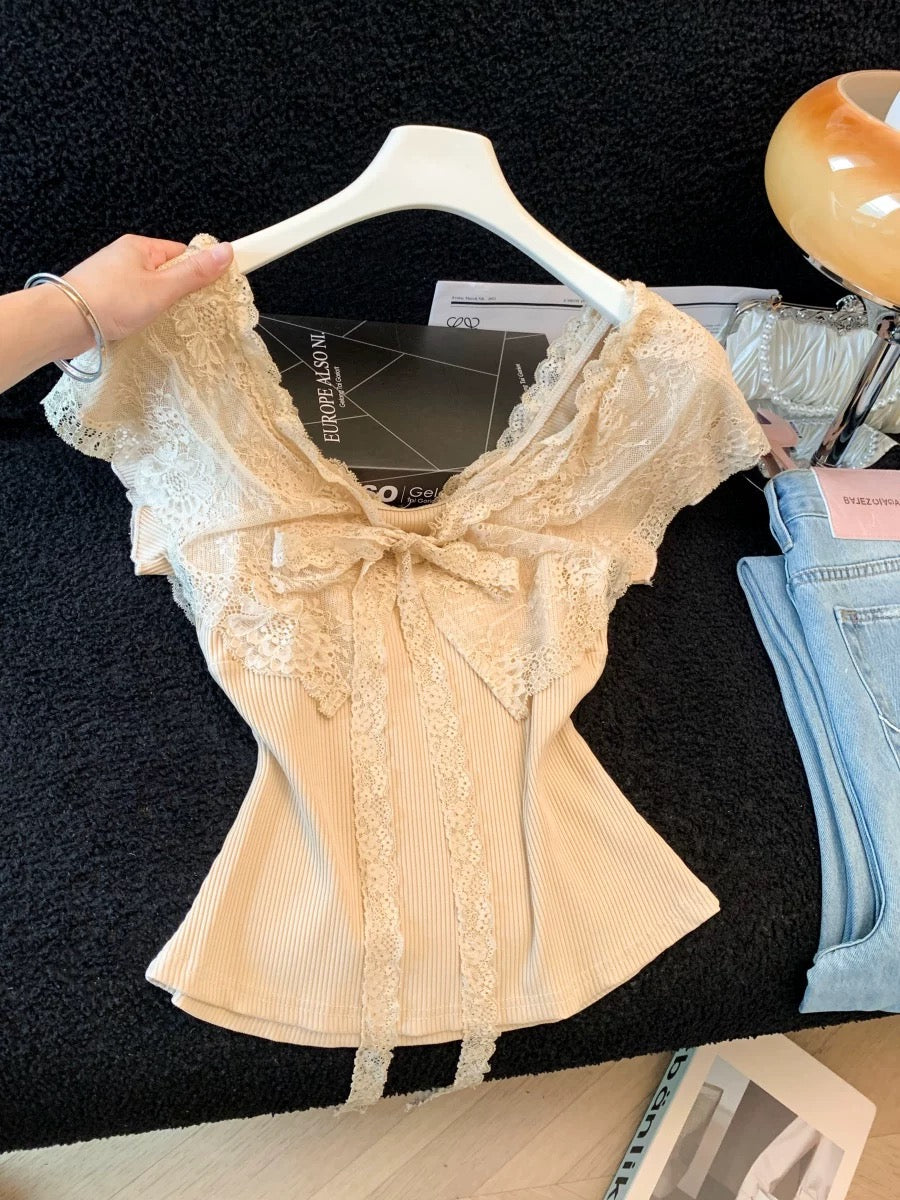 Shenzhen Nanyou High-End Women's Fashion 2026 New Arrival: Waist-Defining Knit Top with Lace Paneling and Flutter Sleeves