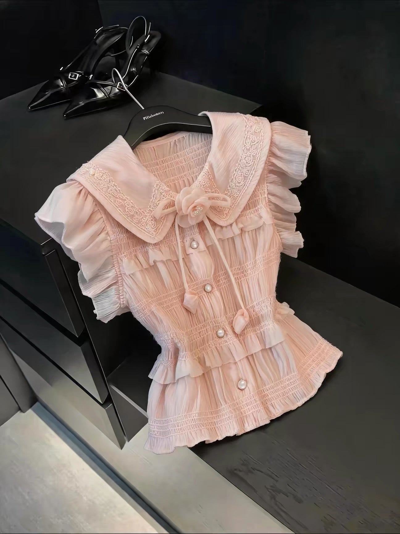 Hangzhou Sijiqing High-End Clothing: French Chic, Beautiful Lace-Trimmed Shirt, Exquisite Short-Sleeved Top for Summer
