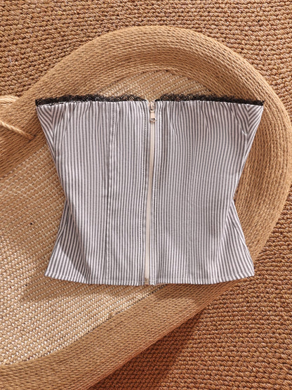 Striped chic lace-trimmed strapless tank top for women, off-the-shoulder style, can be worn alone or layered, fitted waist, short and sexy top.