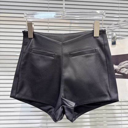 Trendy and cool V-shaped waist pocket design, PU leather shorts/bootcut pants, perfect for autumn 2025, just like those worn by online celebrities.
