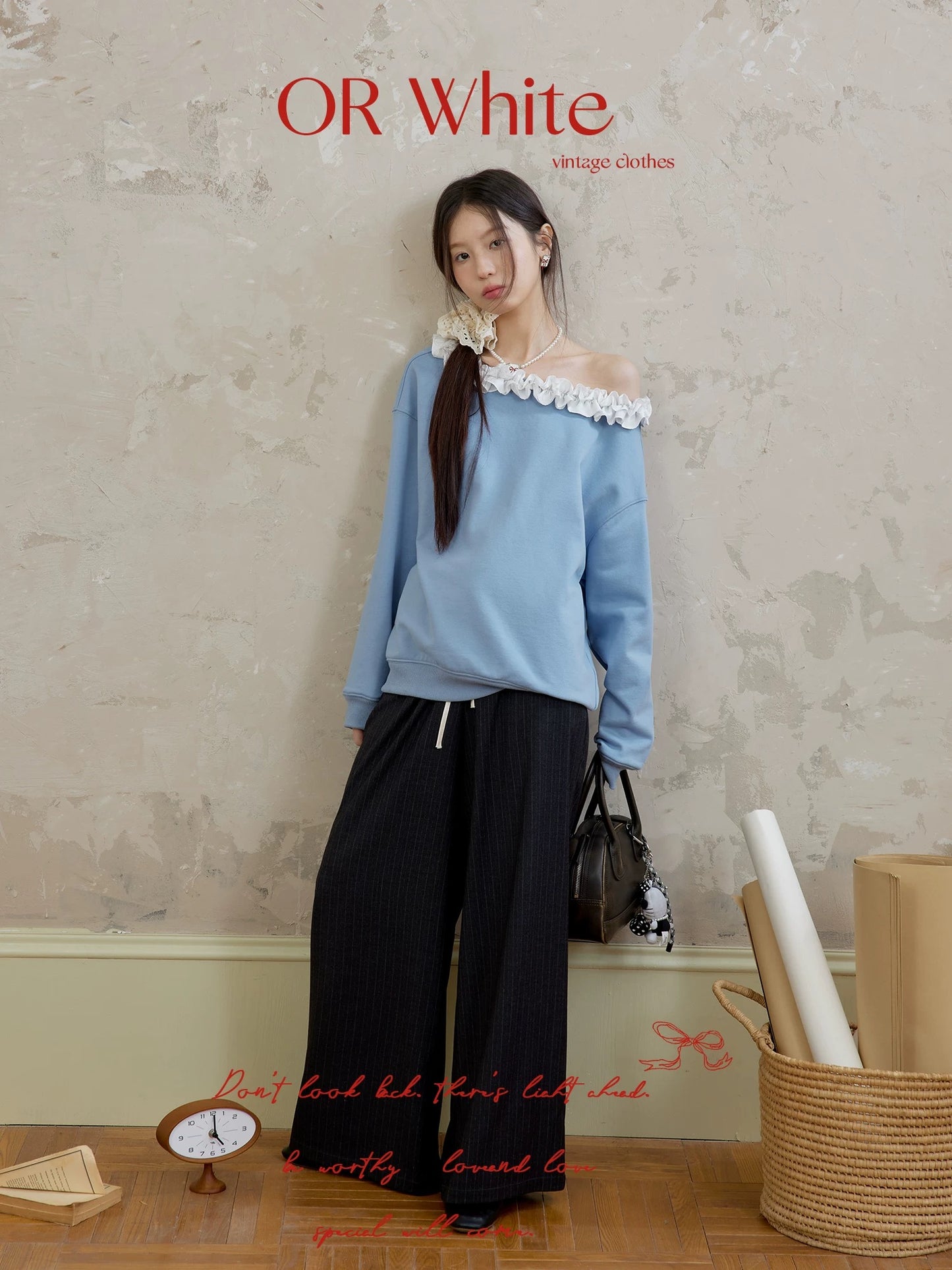 ORWhite 2-color off-shoulder collar, ruffled hem, contrast lace sweater, versatile and slim jacket