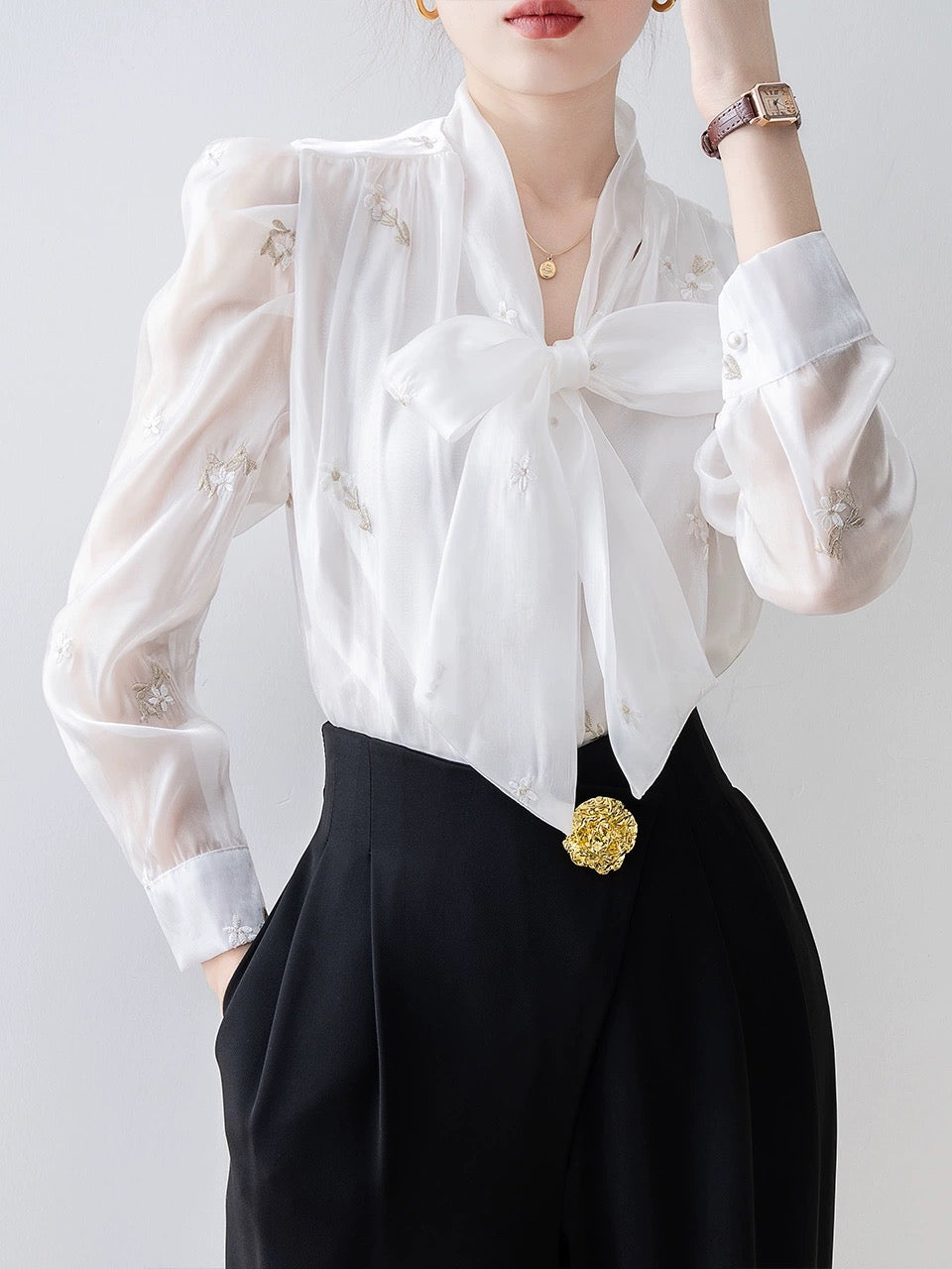 2024 spring women's white V-neck bow chiffon shirt early spring new top design embroidered shirt