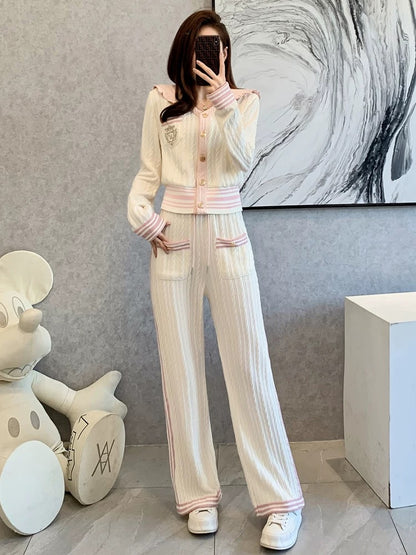 Xiaoxiangfeng casual fashion sports suit women's autumn slimming and age-reducing Internet celebrity knitted wide-leg pants two-piece set with western style