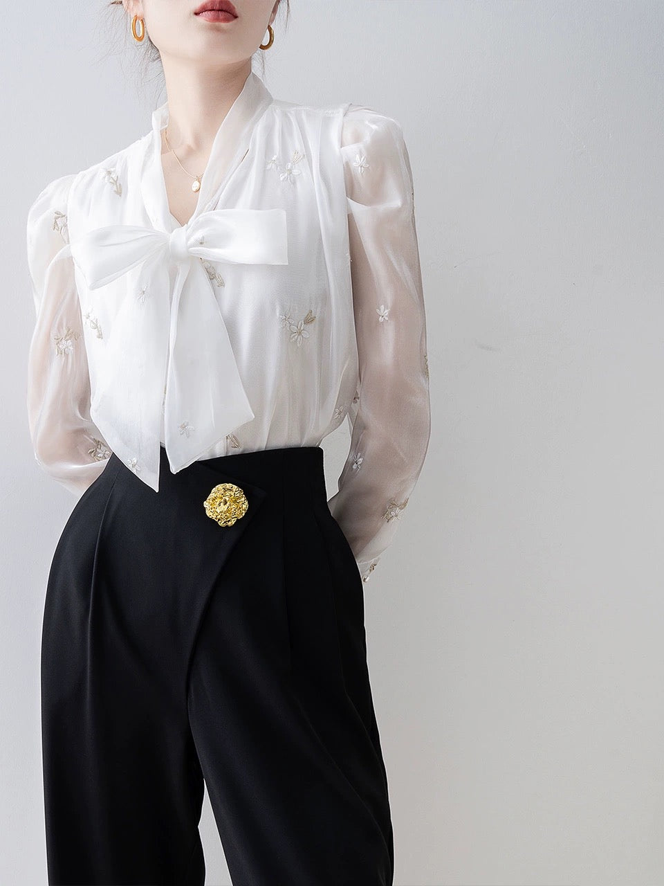 2024 spring women's white V-neck bow chiffon shirt early spring new top design embroidered shirt