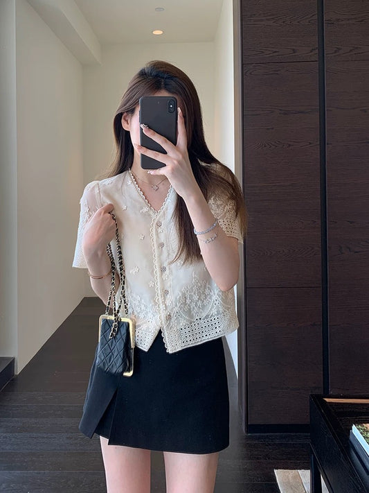 AMR UU◆French sweet heavy flower hollow embroidery V-neck puff sleeve blouse women's short sleeve spring and summer new