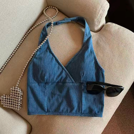 Jade Closet flagship store recommendation: A sophisticated and alluring halter-neck camisole for petite, sexy girls.