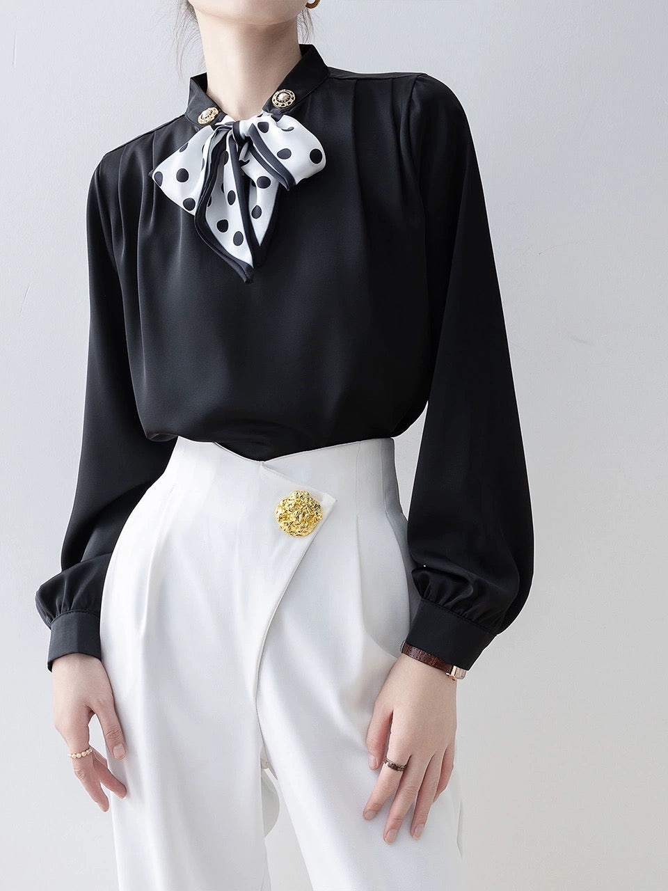 2024 early spring new top black V-neck bow shirt design shirt professional commuting spring women's clothing