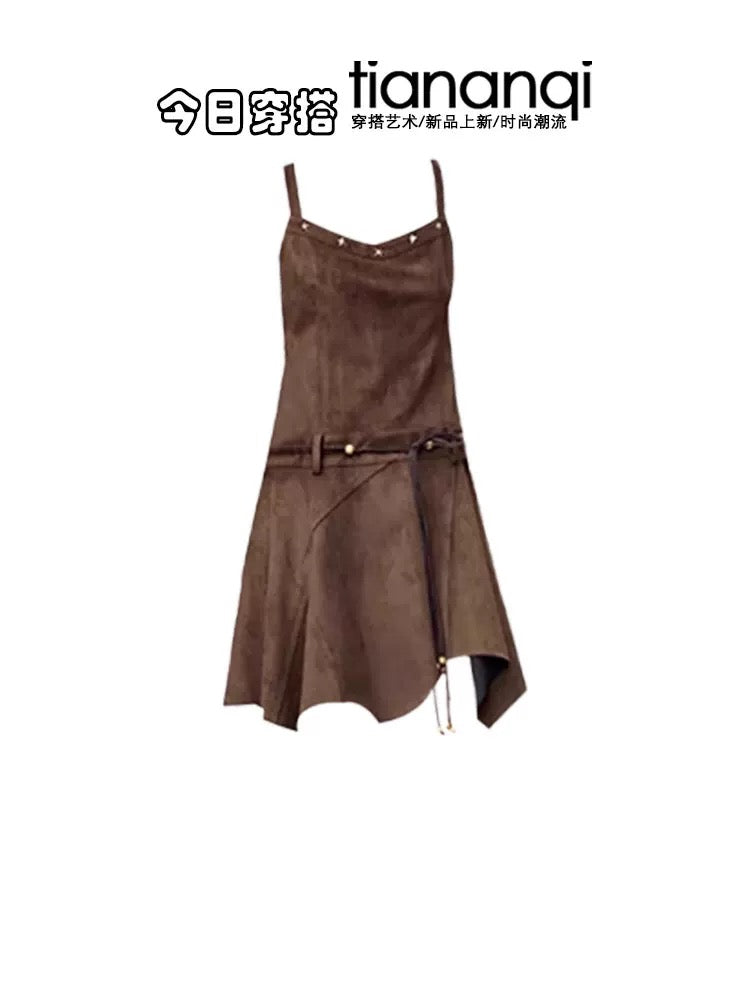 Light mature style, a and cool, early autumn contrast color outfit, hot girl, hot girl suede rivet irregular wasteland style suspender skirt