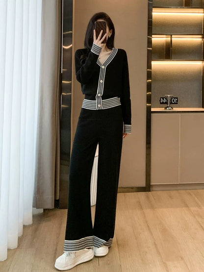Xiaoxiangfeng knitted casual sports suit for women, spring and autumn fashion, age-reducing v-neck top, wide-leg pants, two-piece set, western style