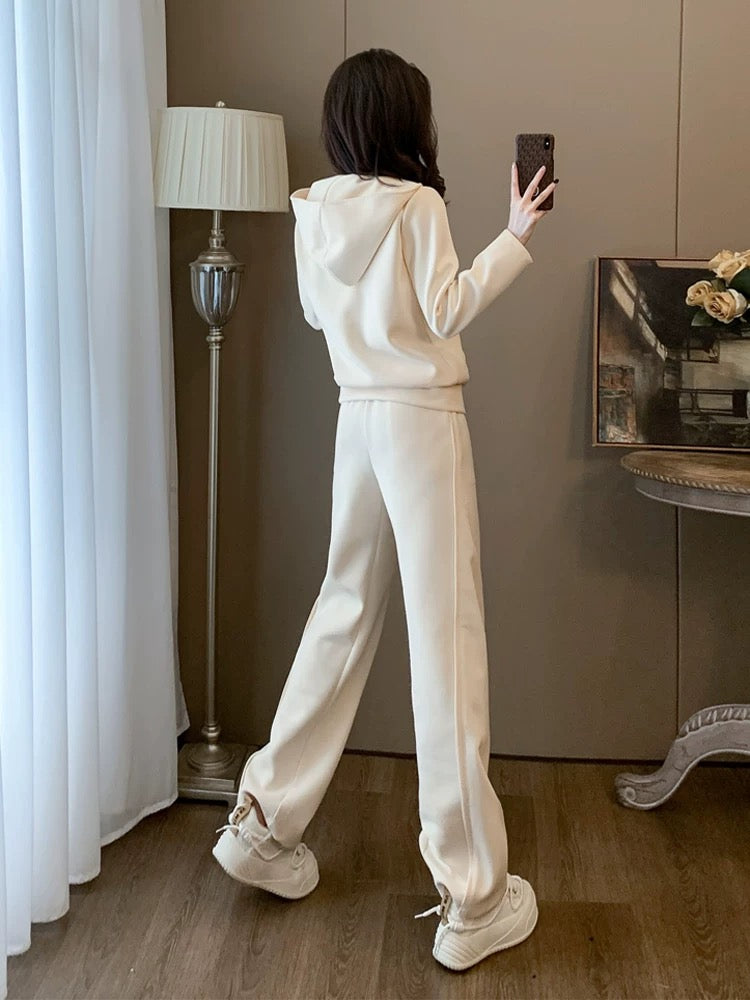 Apricot sports and leisure suit for women, spring and autumn fashion, foreign style, age-reducing, fashionable Internet celebrity street sweatshirt and trousers two-piece set