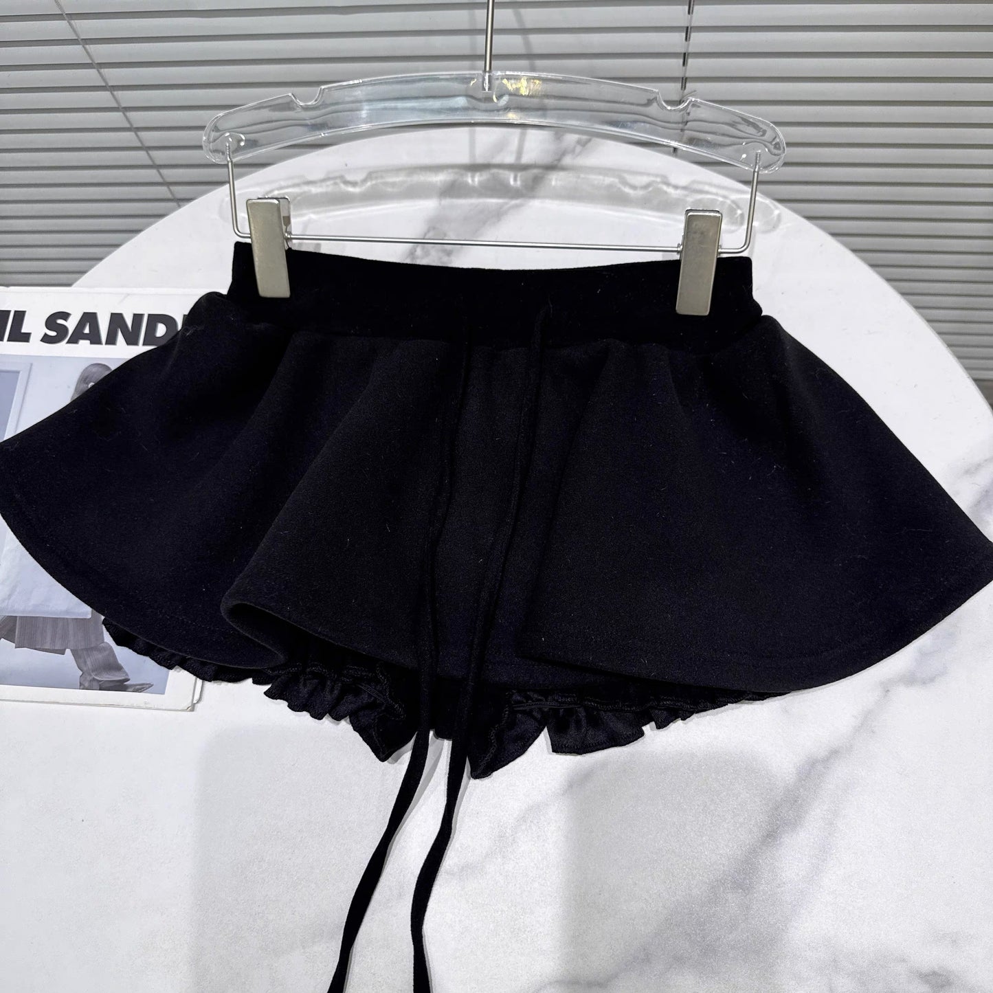 Popular online style, 2025 winter new sweet and elegant elastic waist anti-exposure woolen skirt, midi skirt, puffy skirt for women.