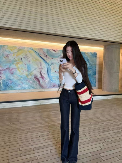 JAMAIS VU [The Ultimate Denim Pick] – A Featured Style! Premium drape, slimming fit, and leg-lengthening effect: the perfect "micro-flare" jeans.
