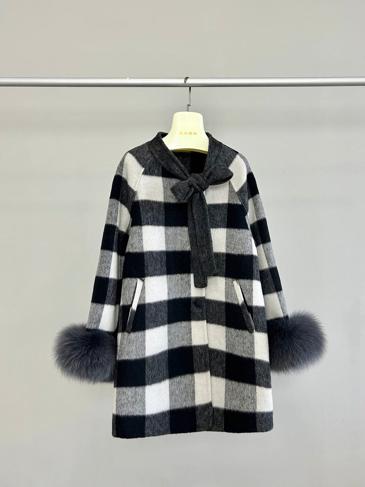 Piano key autumn and winter woolen coat women's cloak fox fur temperament bow double-sided wool velvet coat K606