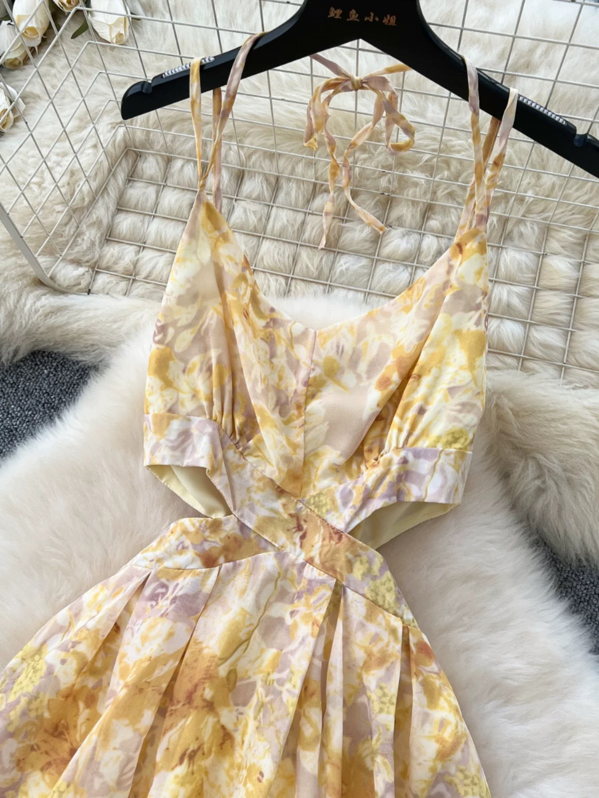 French retro floral chiffon dress for women, spring 2025, sexy hollow-out halter neck suspender maxi dress.