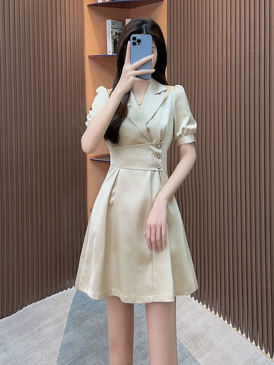 Short-sleeved dress, new summer women's clothing, high-end, chic, French casual fashion, slimming, little lady style