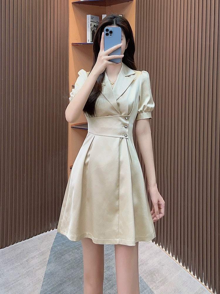 Short-sleeved dress, new summer women's clothing, high-end, chic, French casual fashion, slimming, little lady style