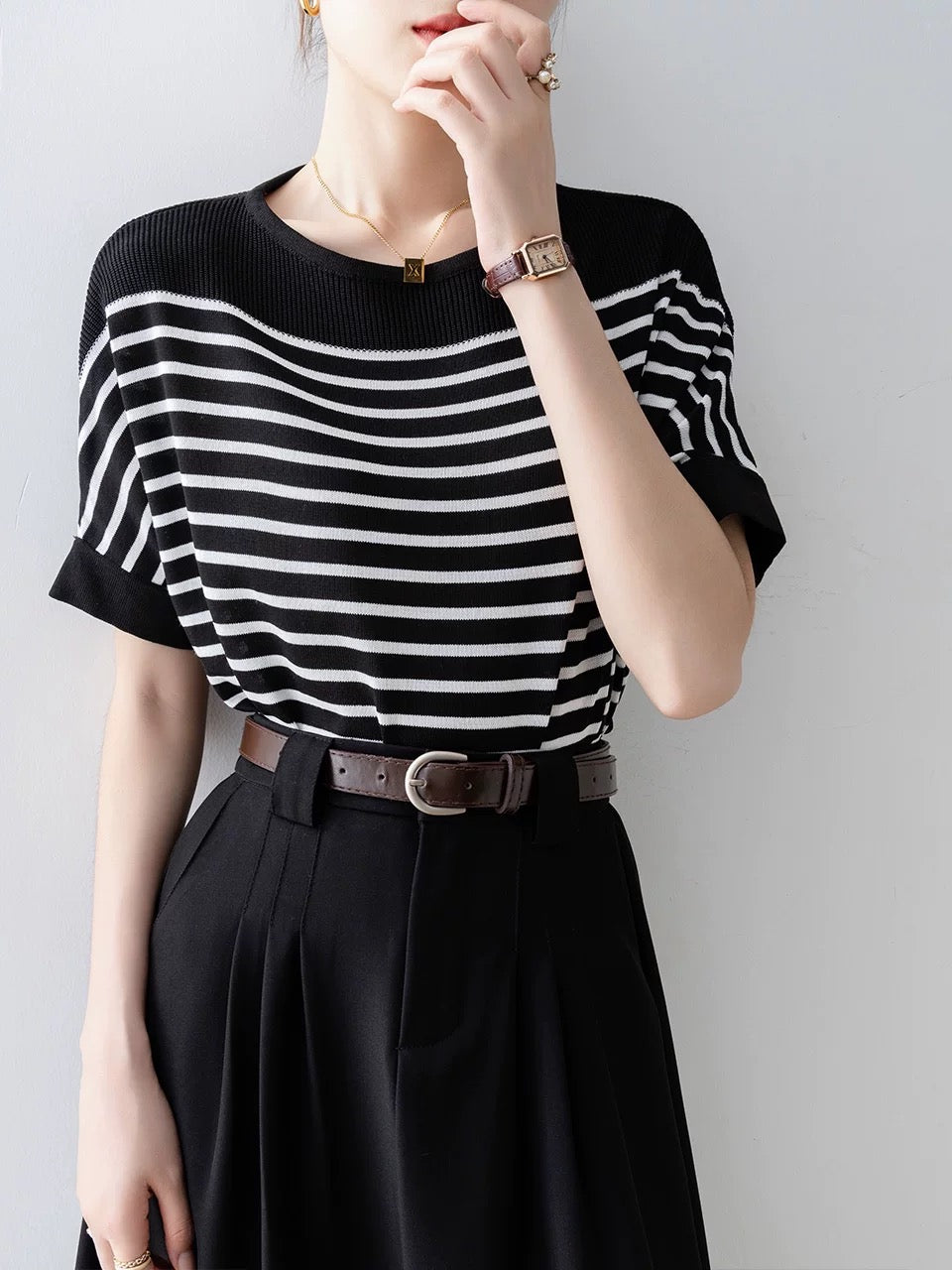 Navy striped bat sleeve sweater for women 2024 new summer black round neck short-sleeved T-shirt top