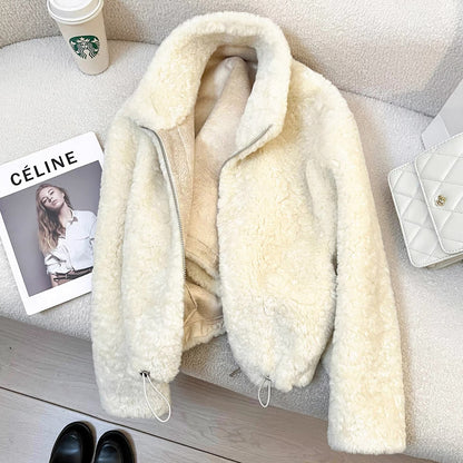 Off-white soft lamb wool short coat for women, 2025 new winter style, high-end leather and fur casual top.