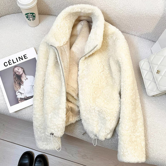 Off-white soft lamb wool short coat for women, 2025 new winter style, high-end leather and fur casual top.