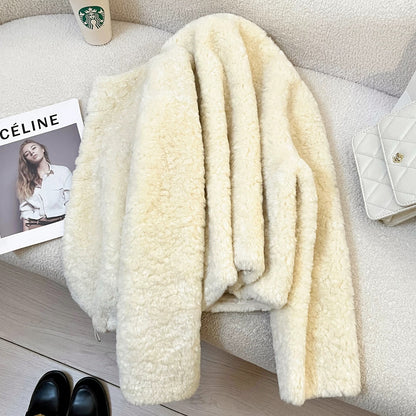 Off-white soft lamb wool short coat for women, 2025 new winter style, high-end leather and fur casual top.