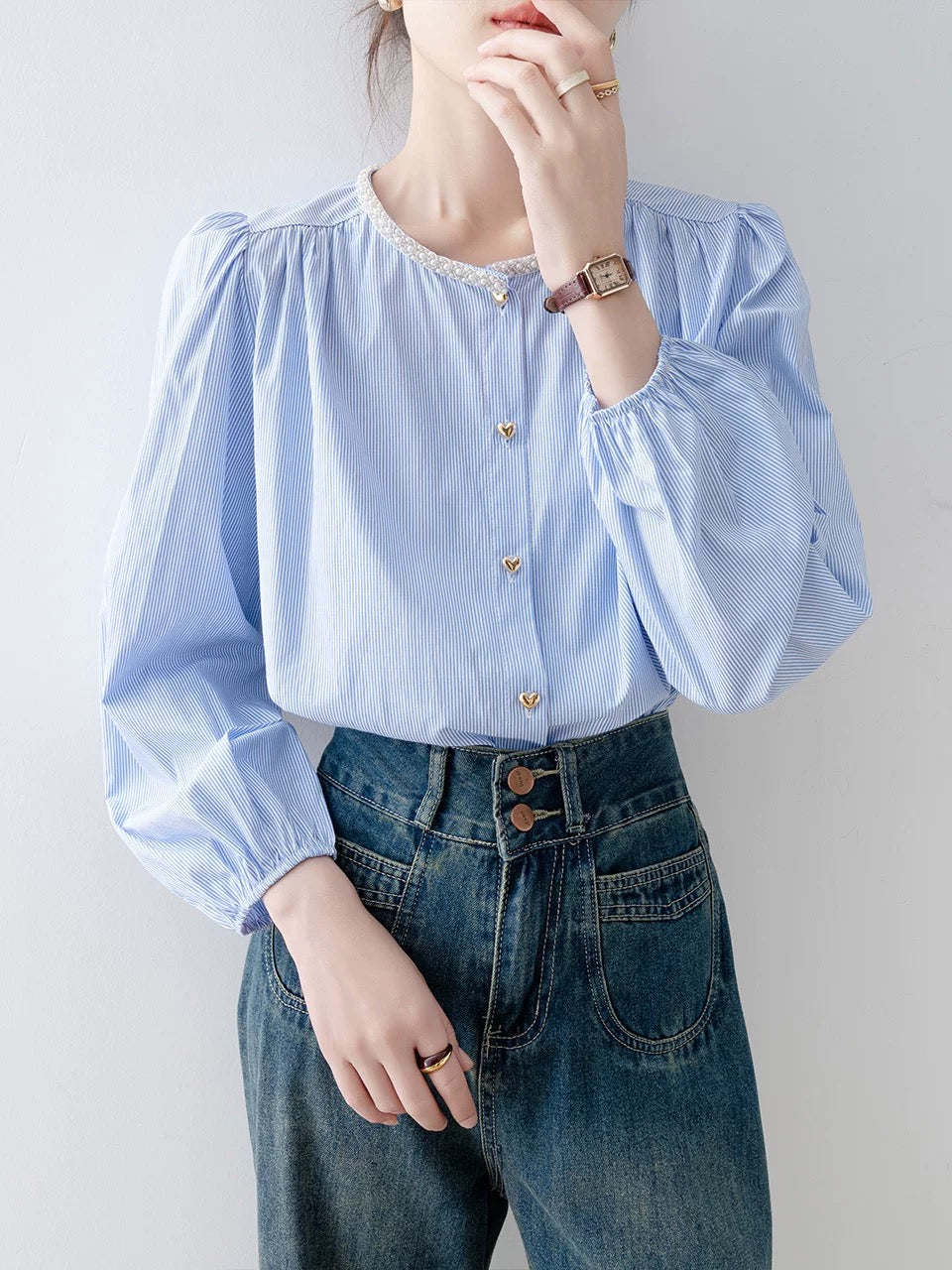 Shirt 2025 new women's light luxury high-end autumn and winter retro light blue round neck striped shirt lantern sleeve top
